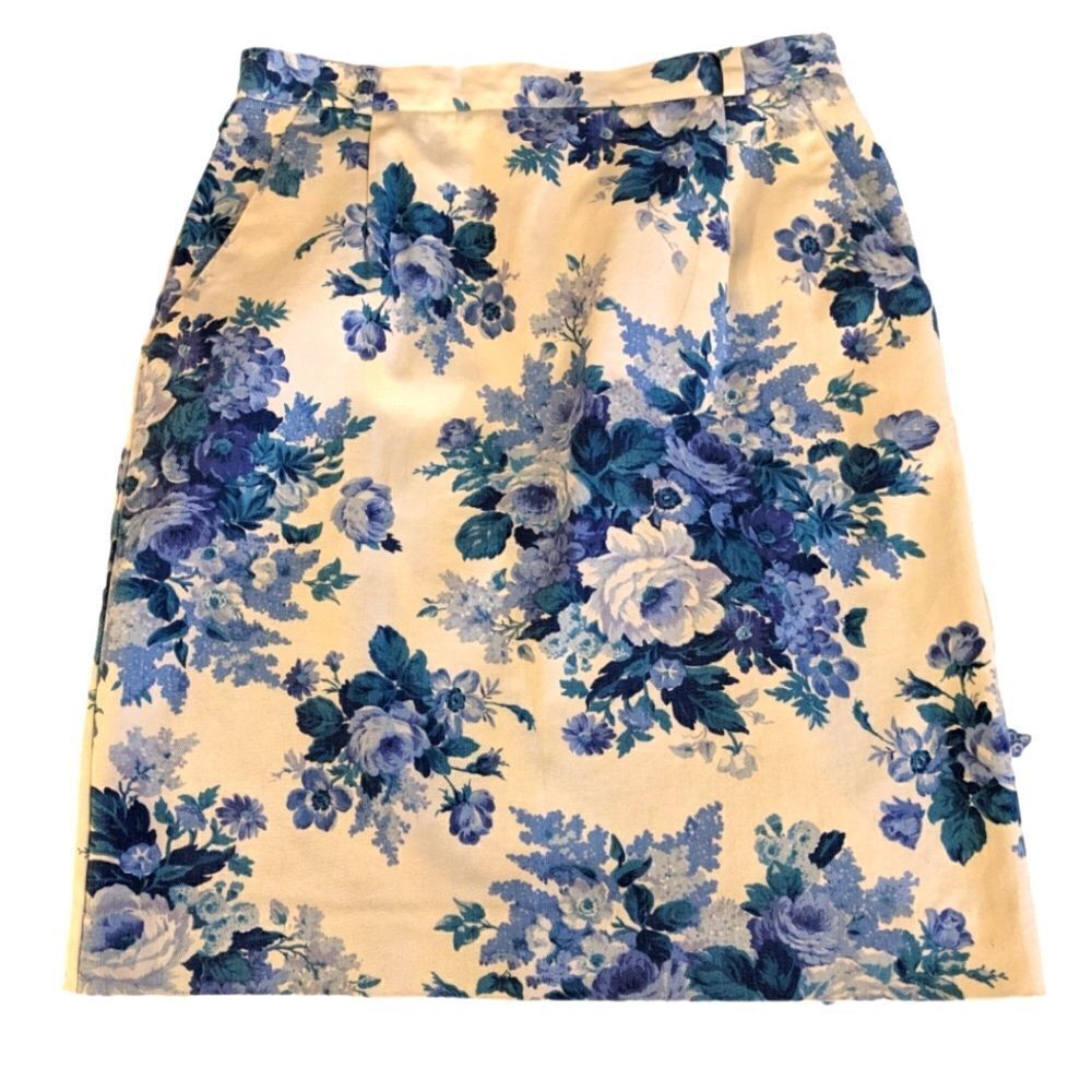 Britches Great outdoors vintage white‎ denim with floral print skirt size 10